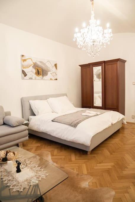 Cozy Flat By Wenceslas Square! Prague Exterior photo